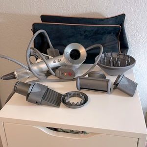 Dyson supersonic hair dryer